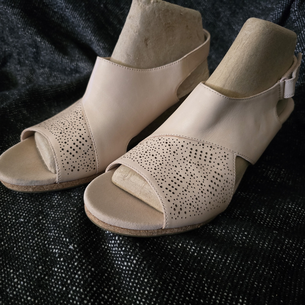 Clarks Blush Women's Sandals